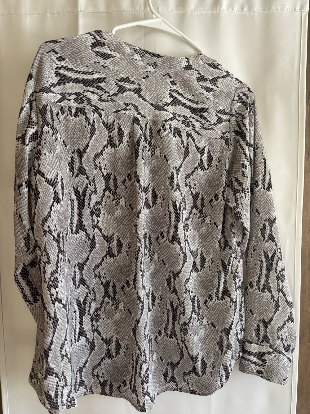 Woman’s Blouse - Picture 2 of 3